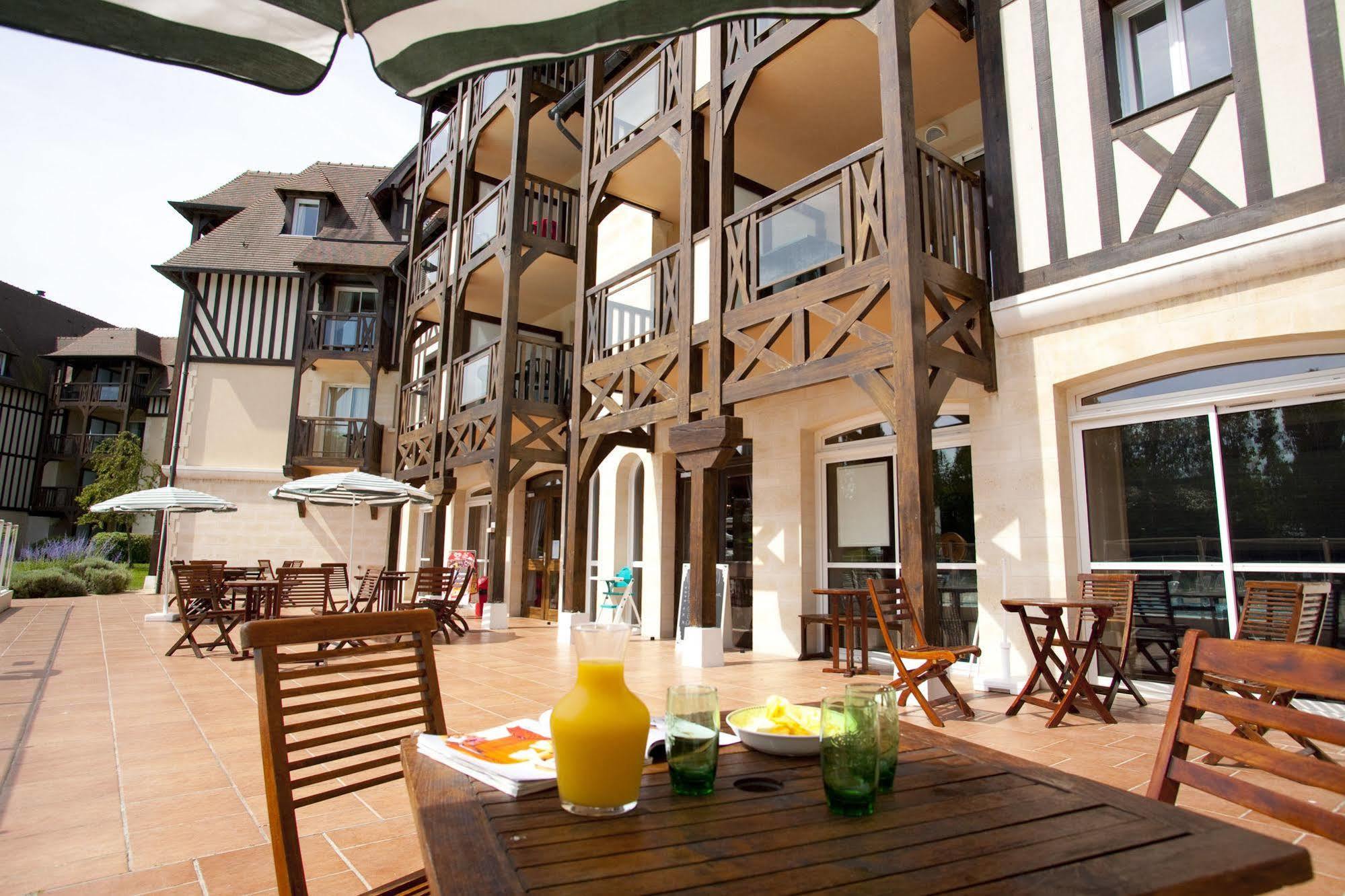 Pierre & Vacances La Residence Du Golf Deauville Ngoại thất bức ảnh