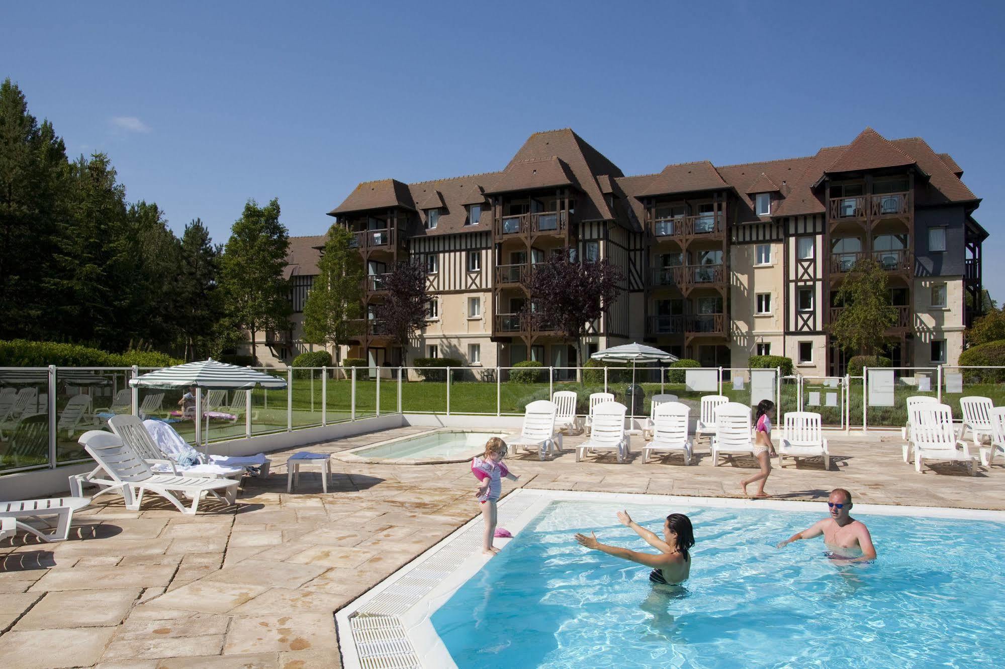 Pierre & Vacances La Residence Du Golf Deauville Ngoại thất bức ảnh